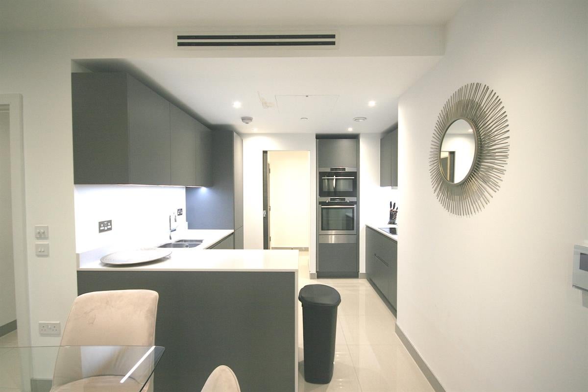 Flat Blackfriars Road in Greater London