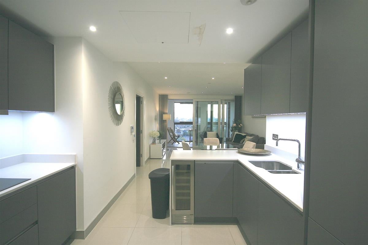 Flat Blackfriars Road in Greater London
