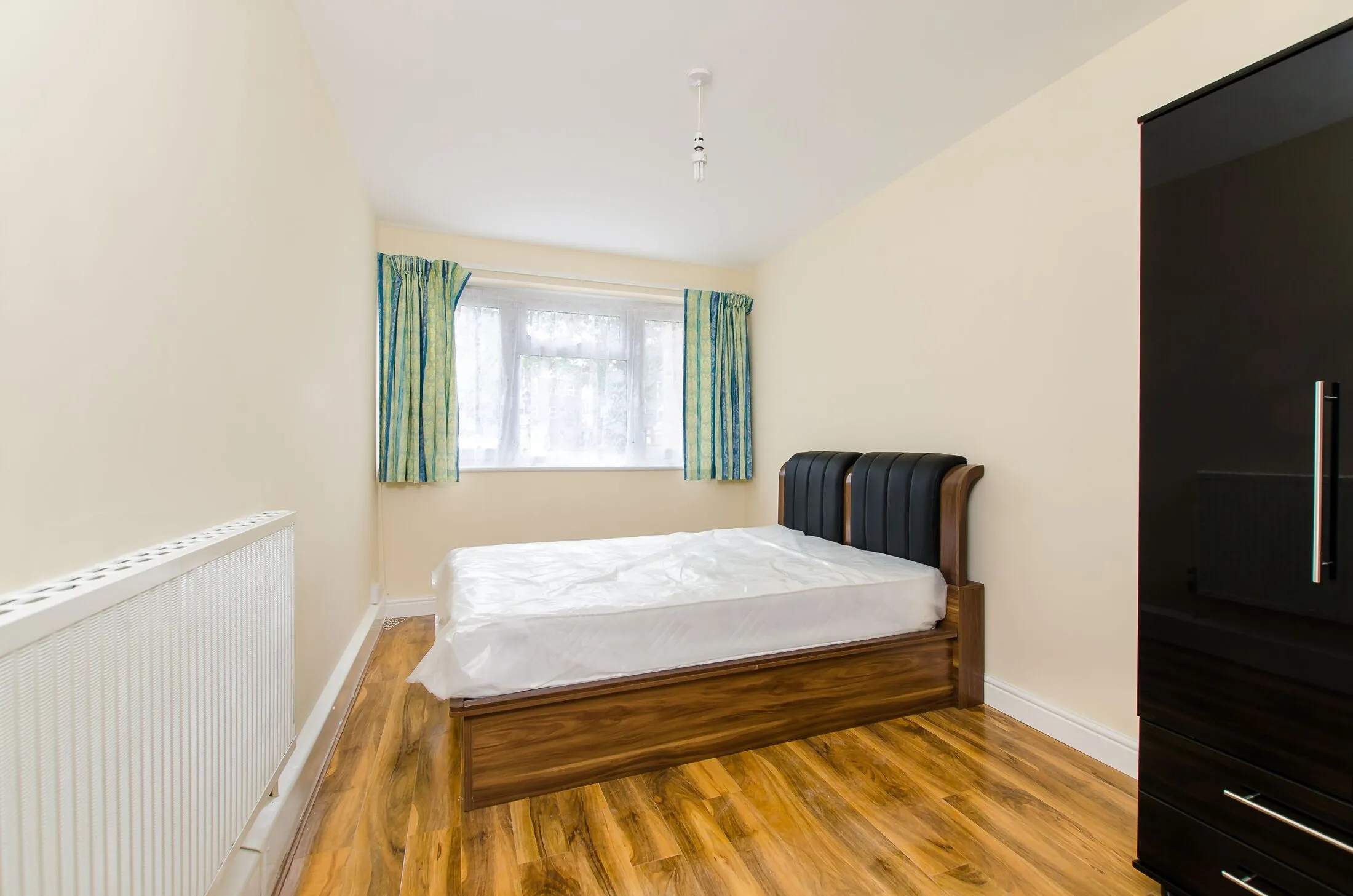 Flat Fownes Street in Greater London