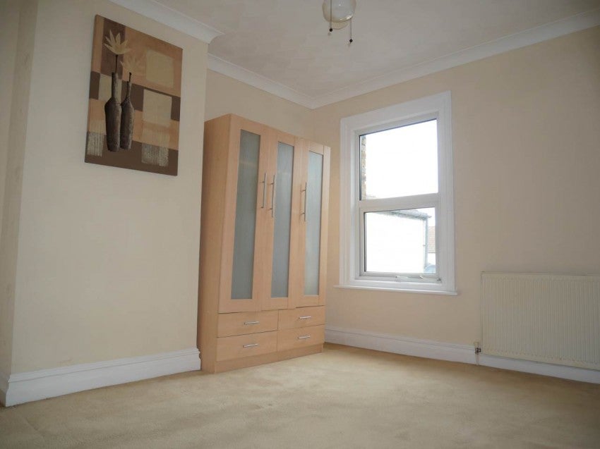Flat Linden Road in Gillingham