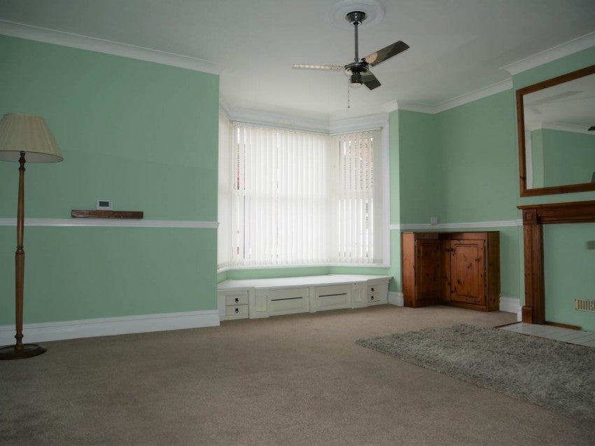 Flat Linden Road in Gillingham