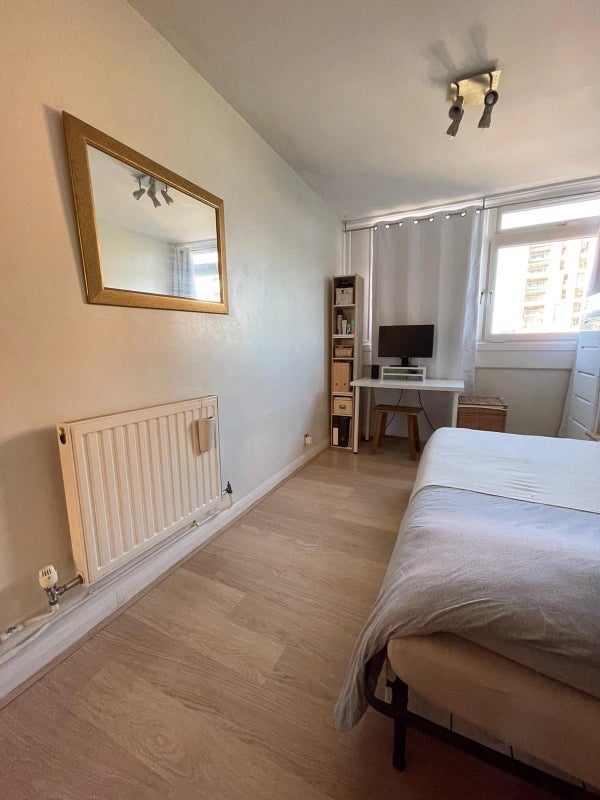 Room Stewart Street in Greater London