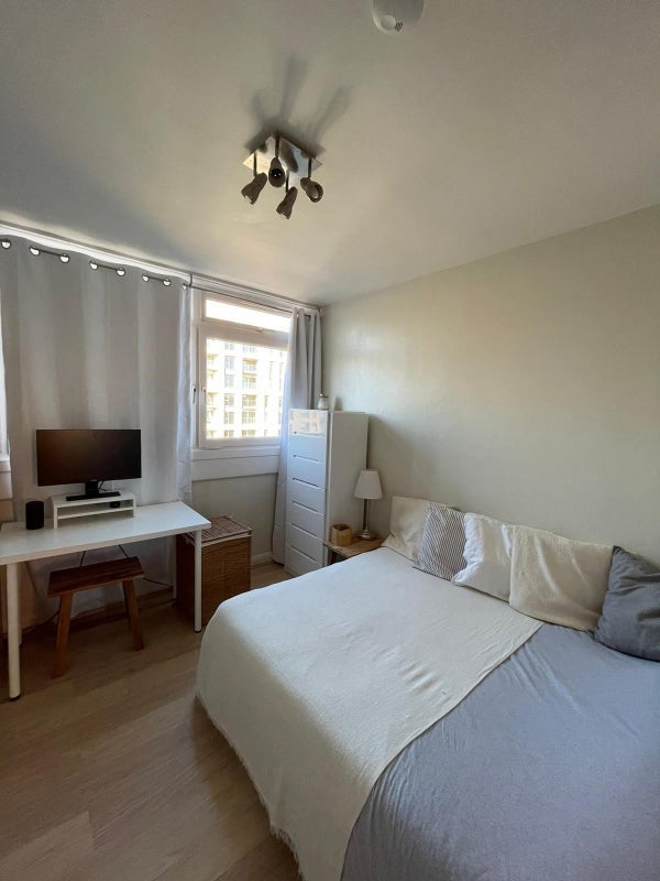 Room Stewart Street in Greater London