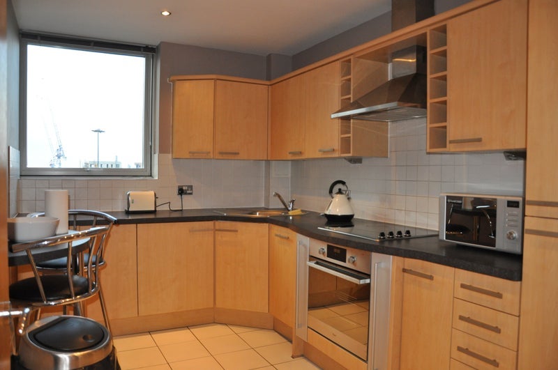Room Blackwall Way in Greater London