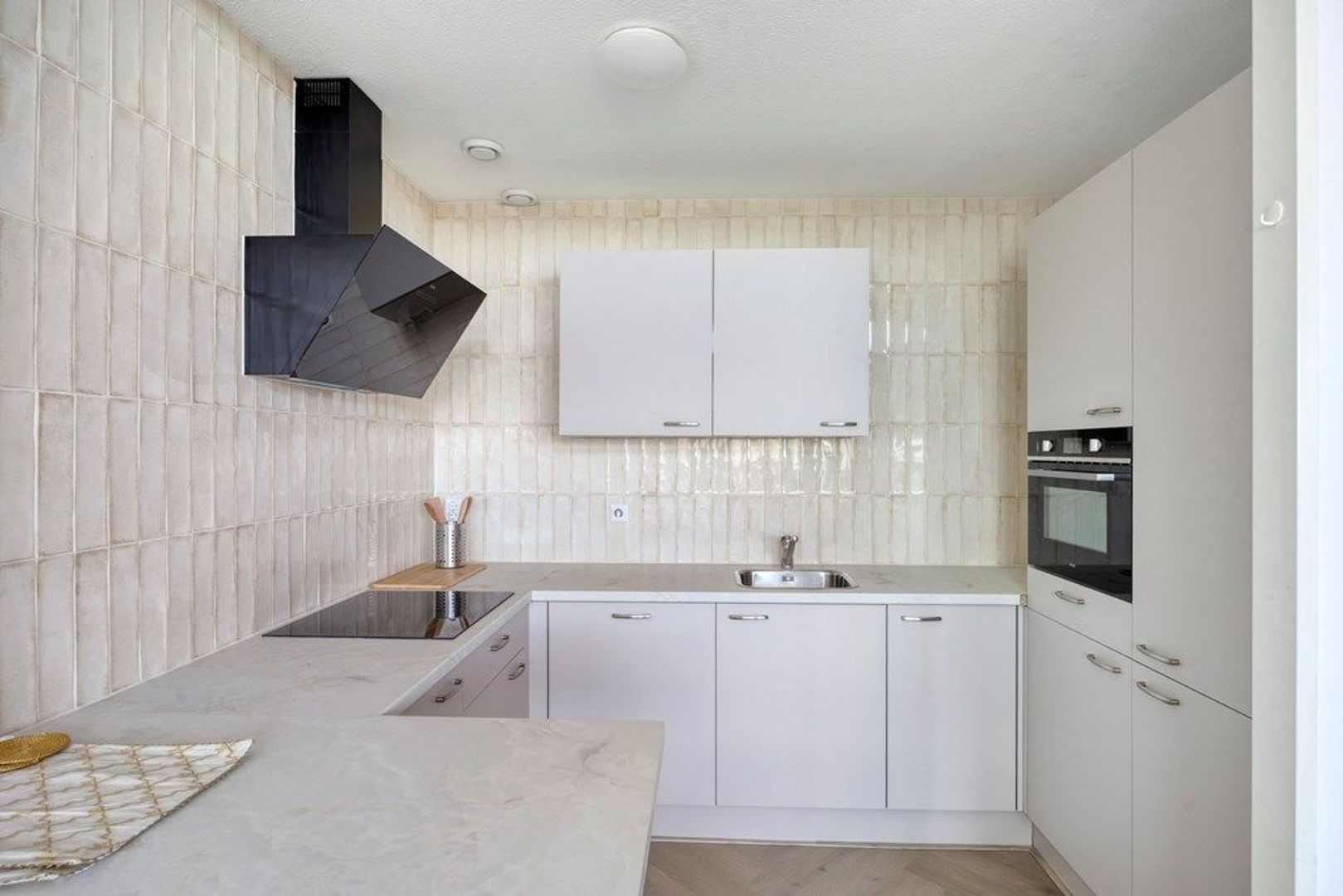 Appartement aan de Palaceplein in Den Haag (2587 WH)