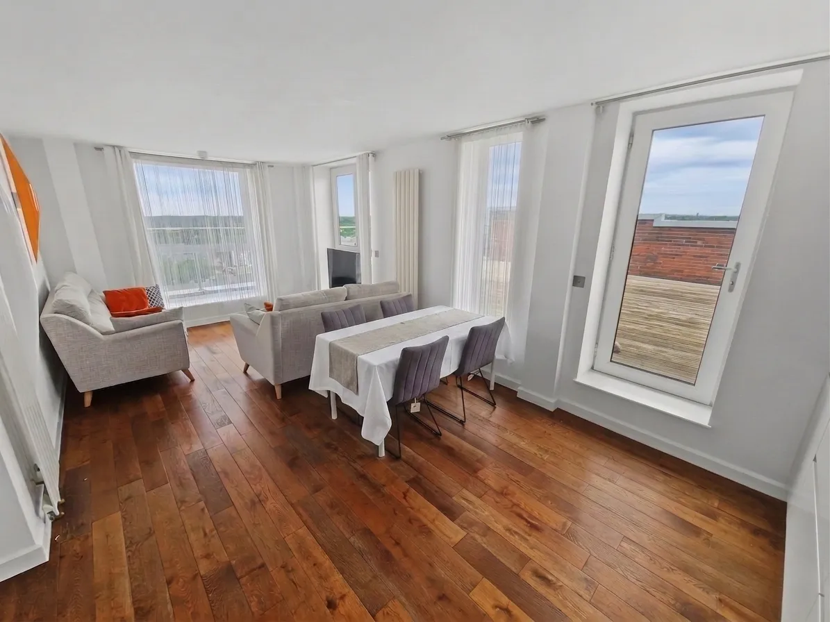 Flat Fairfax Road in Prestwich