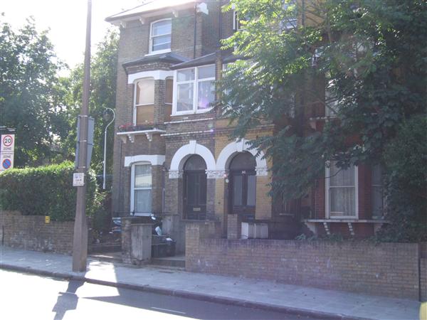 Flat Brecknock Road in Greater London