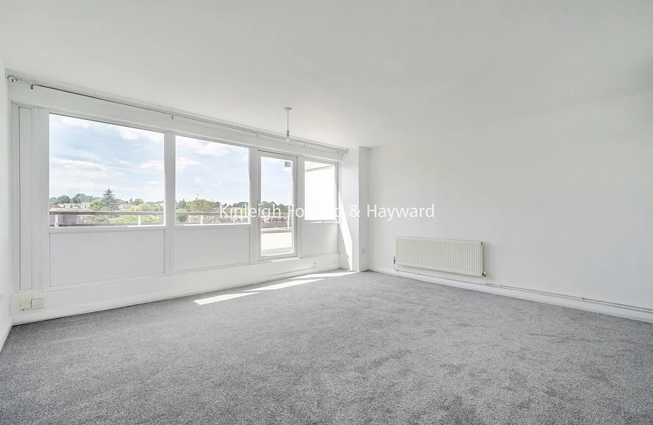 Flat Fair Acres in London
