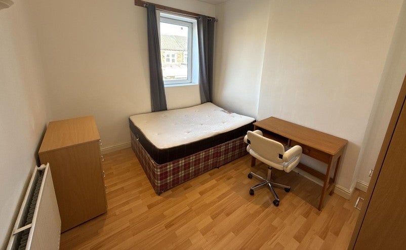 Flat Woodville Road in Cardiff