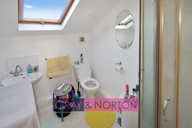 Flat Lower Addiscombe Road in London