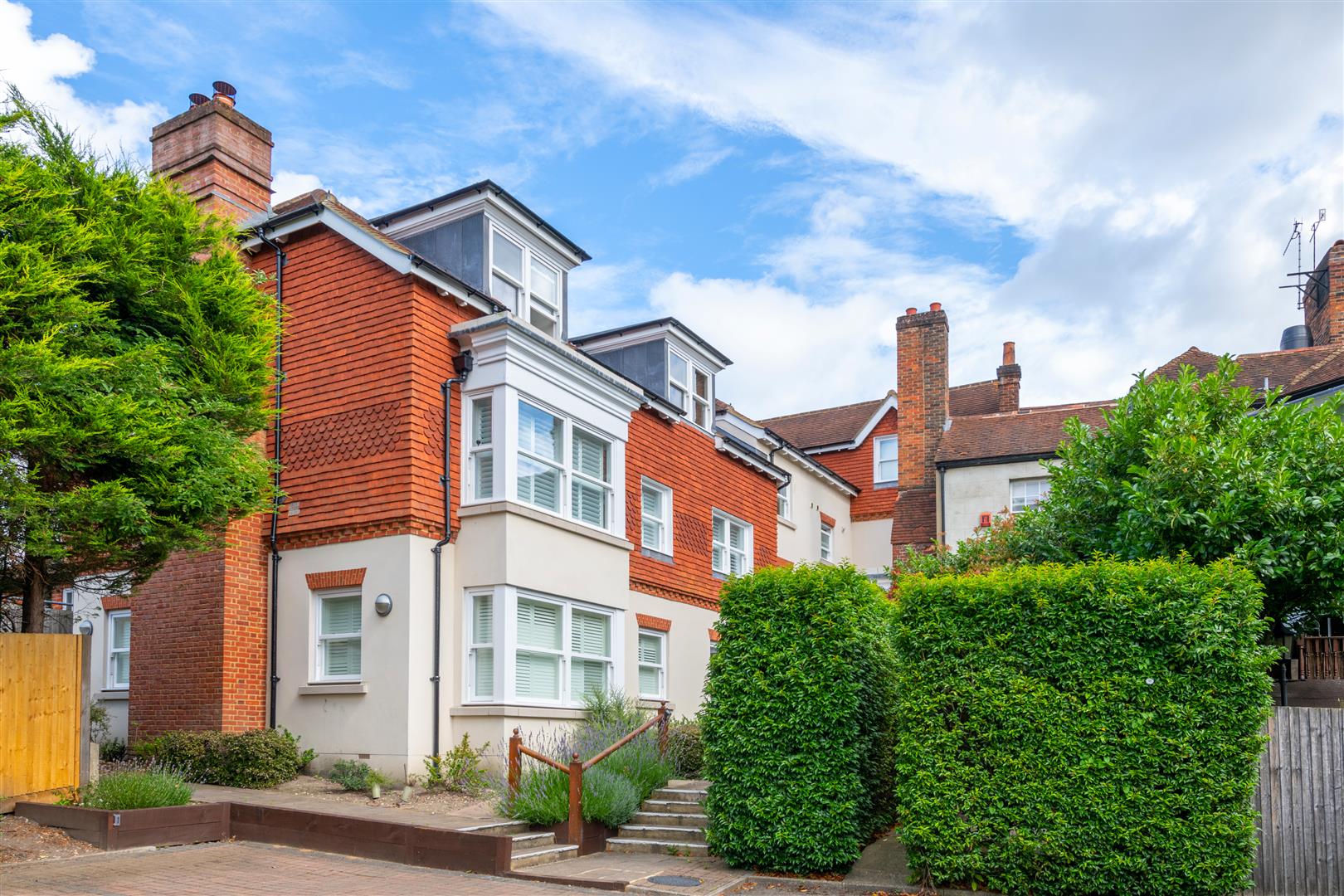 Flat Pilgrim Mews in Reigate and Banstead