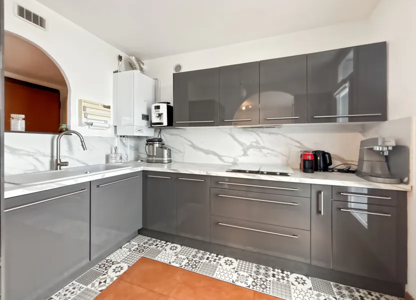 Flat Avenue Victor Basch in La Ciotat
