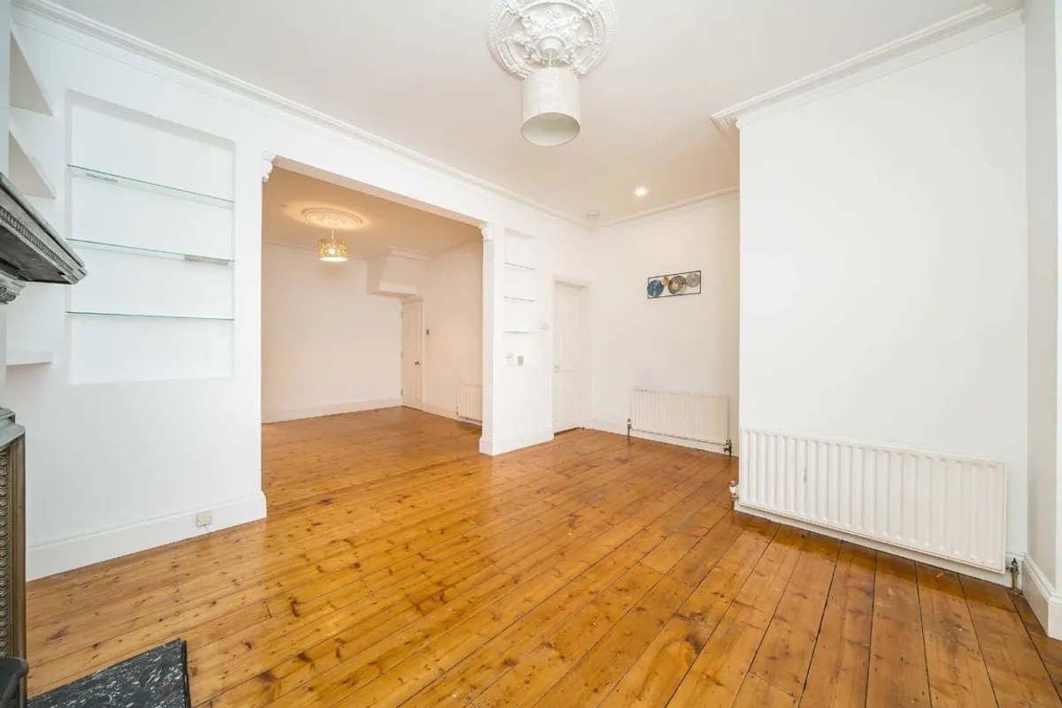 House Lydden Grove in Greater London