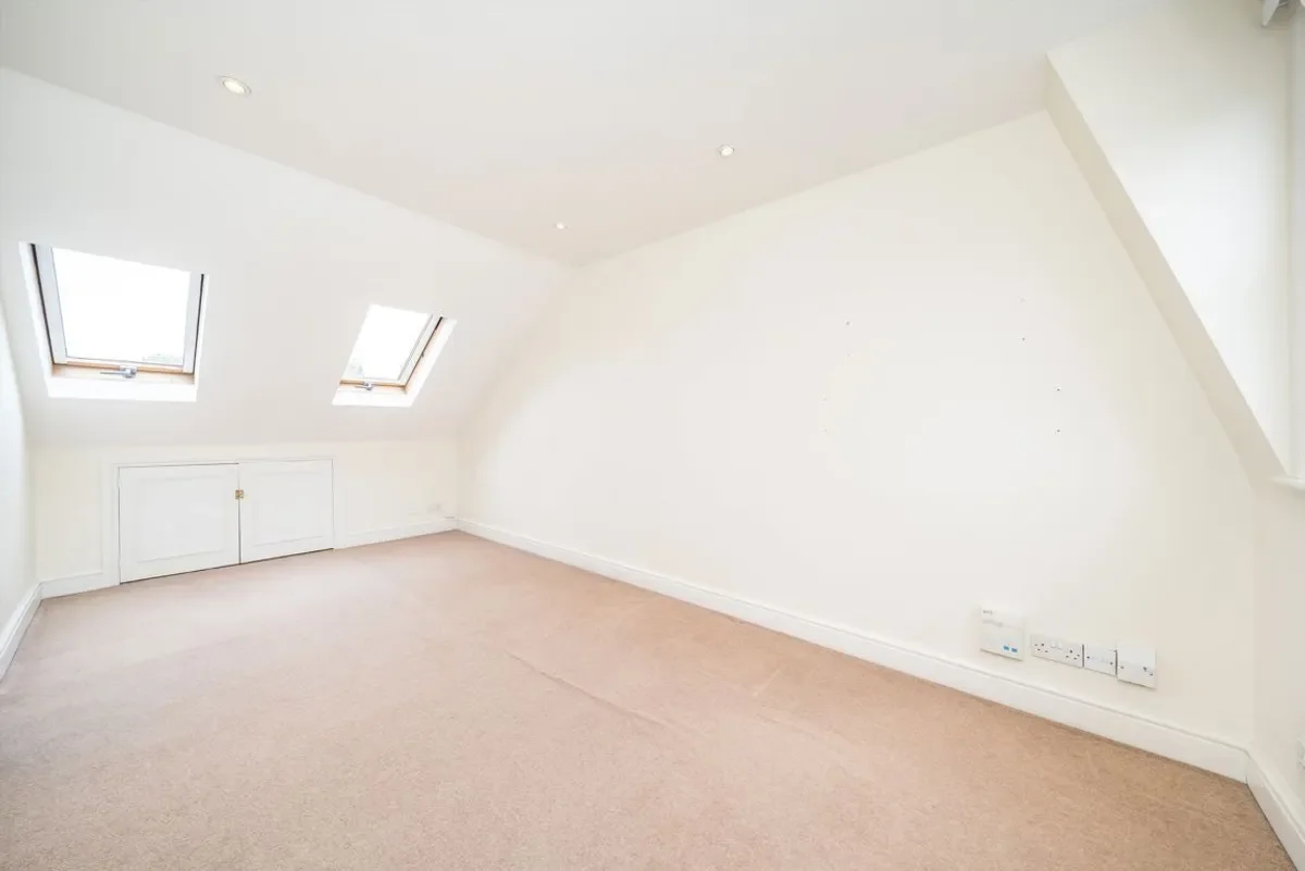 House Lydden Grove in Greater London