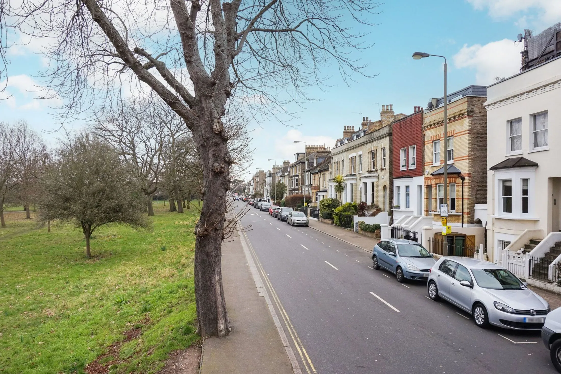 Flat Saint James's Drive in Greater London