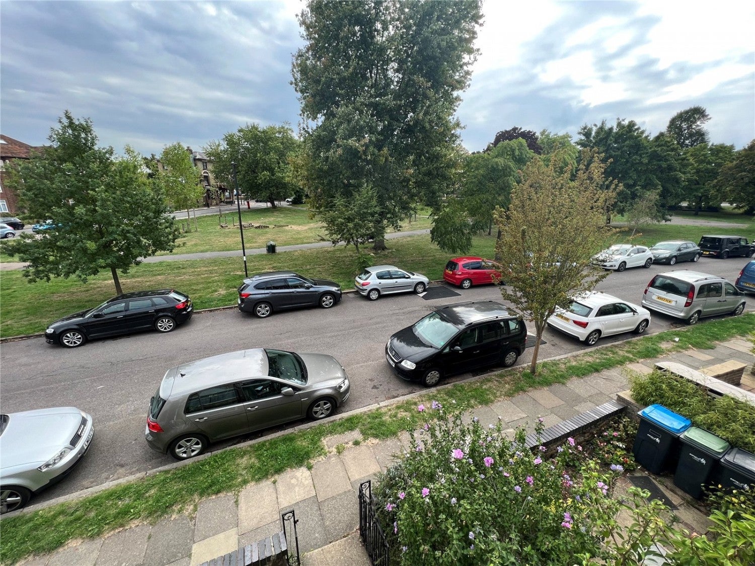 Flat Tewkesbury Terrace in Greater London