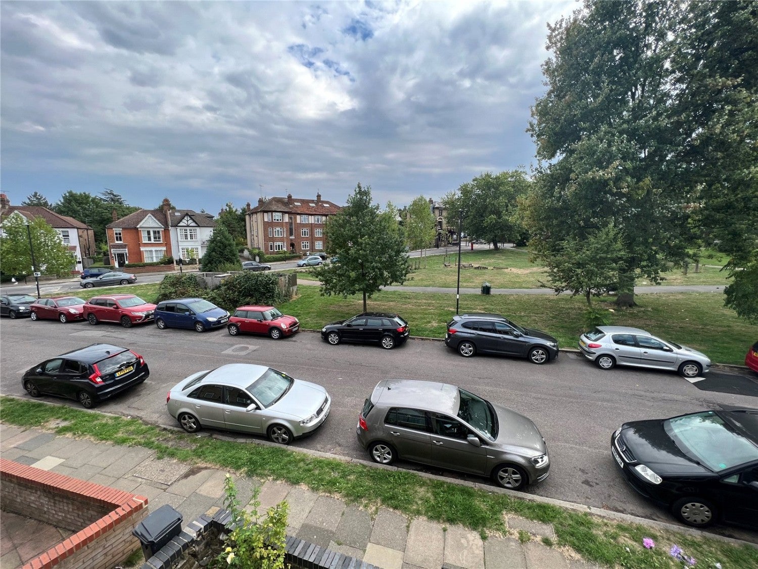 Flat Tewkesbury Terrace in Greater London