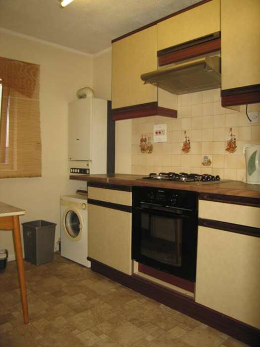Flat Springfield Close in Greater London