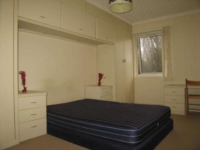 Flat Springfield Close in Greater London