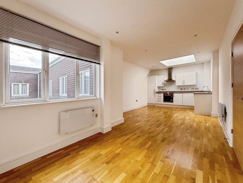 Flat Bartley Way in Hart