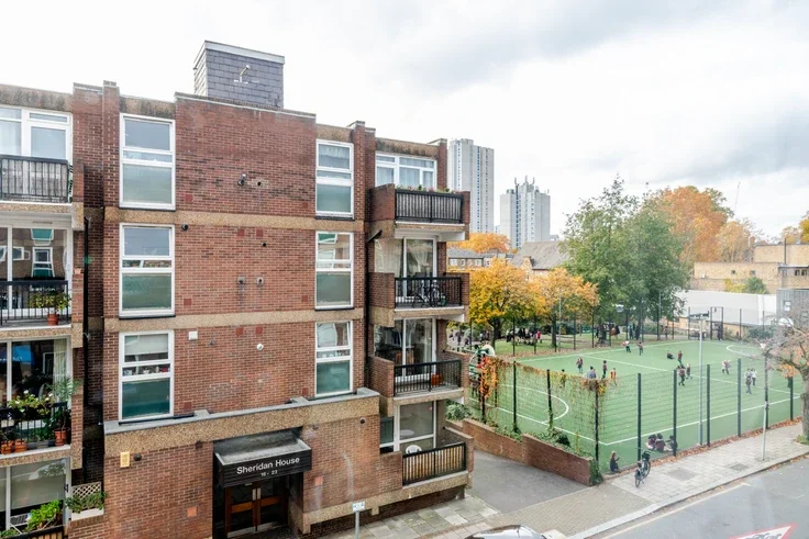 Flat Wincott Street in Greater London