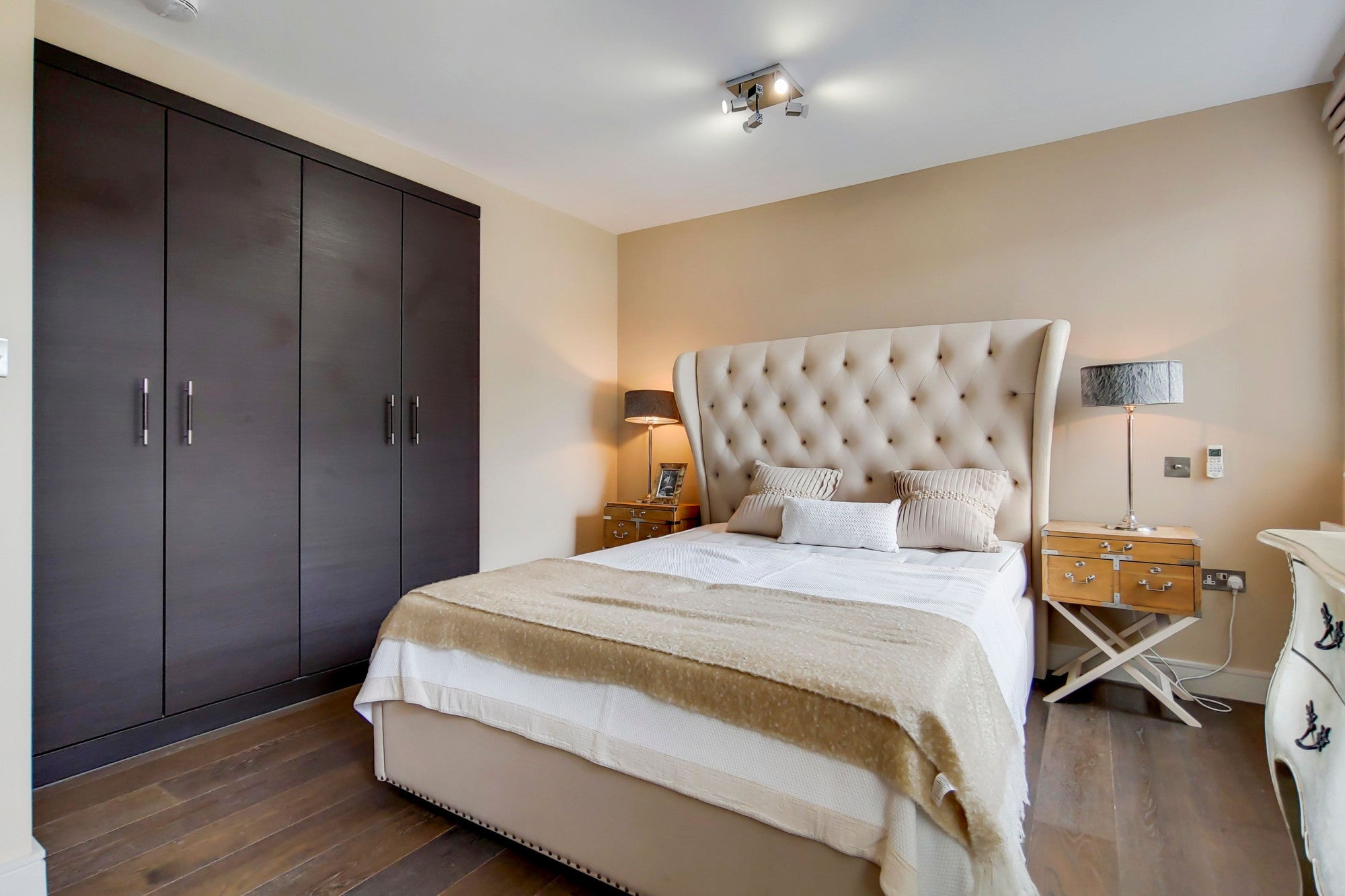 Flat Finchley Road in Greater London
