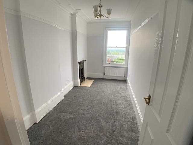 Flat Muswell Hill Road in Greater London