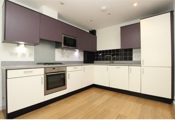 Flat Ravine Grove in London