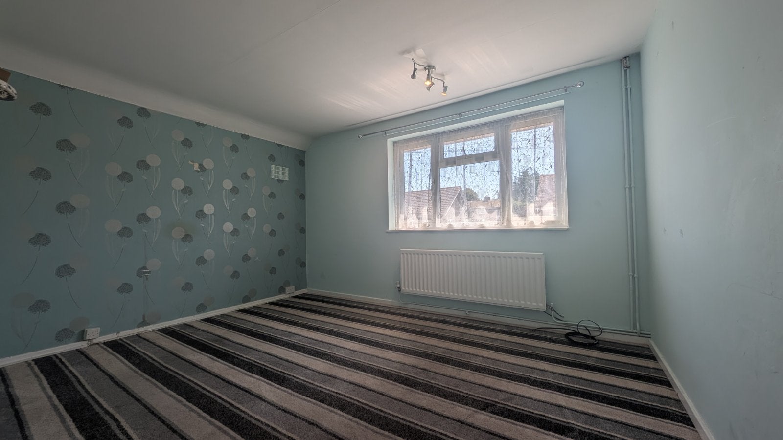 Flat Delane Road in Deal