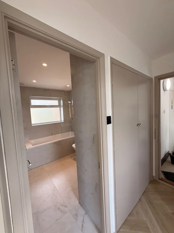 Flat Athenaeum Road in Greater London