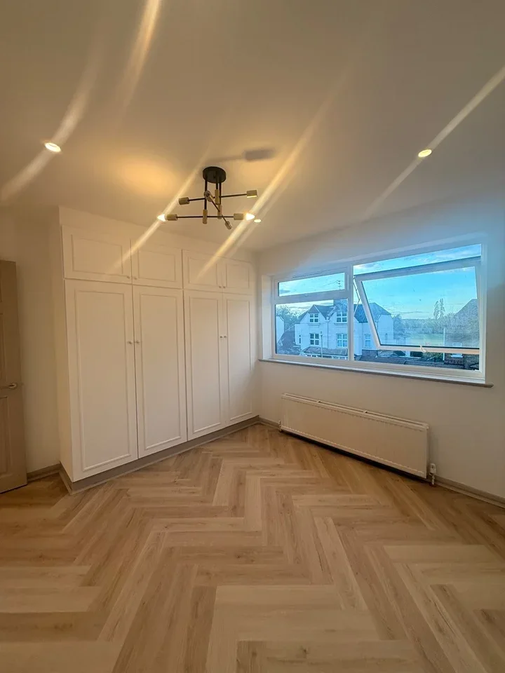 Flat Athenaeum Road in Greater London