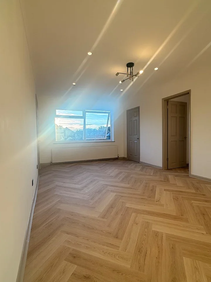Flat Athenaeum Road in Greater London