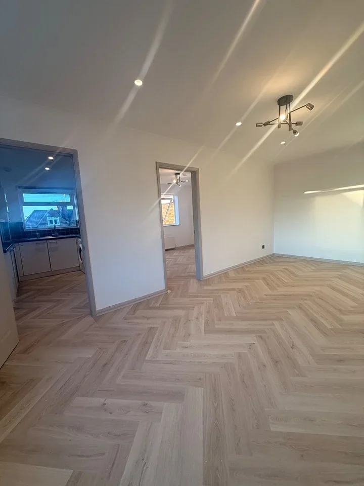 Flat Athenaeum Road in Greater London