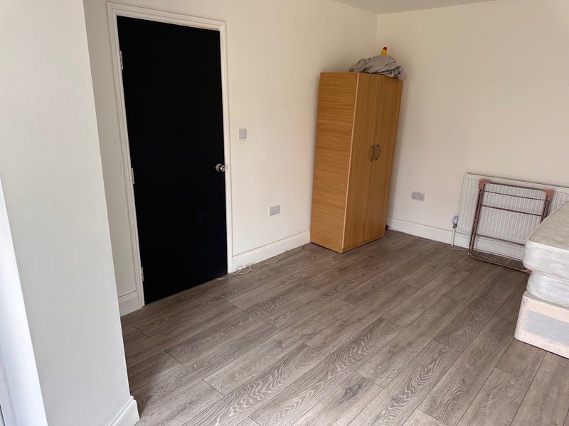 Room Romany Gardens in Greater London