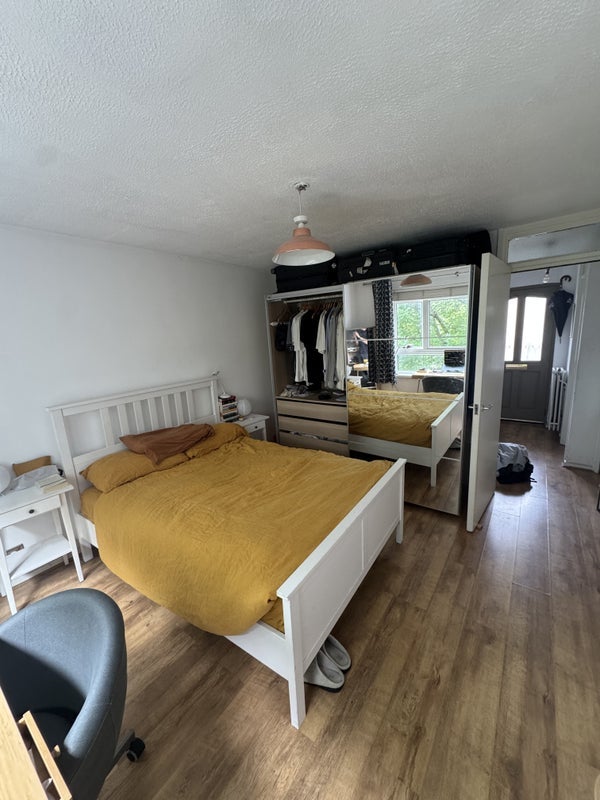 Room Hungerford Road in Greater London