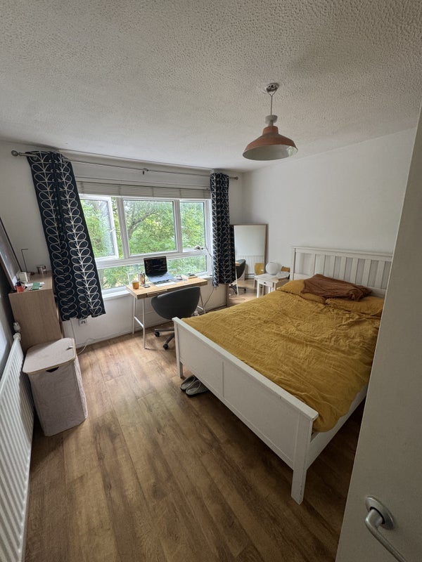 Room Hungerford Road in Greater London