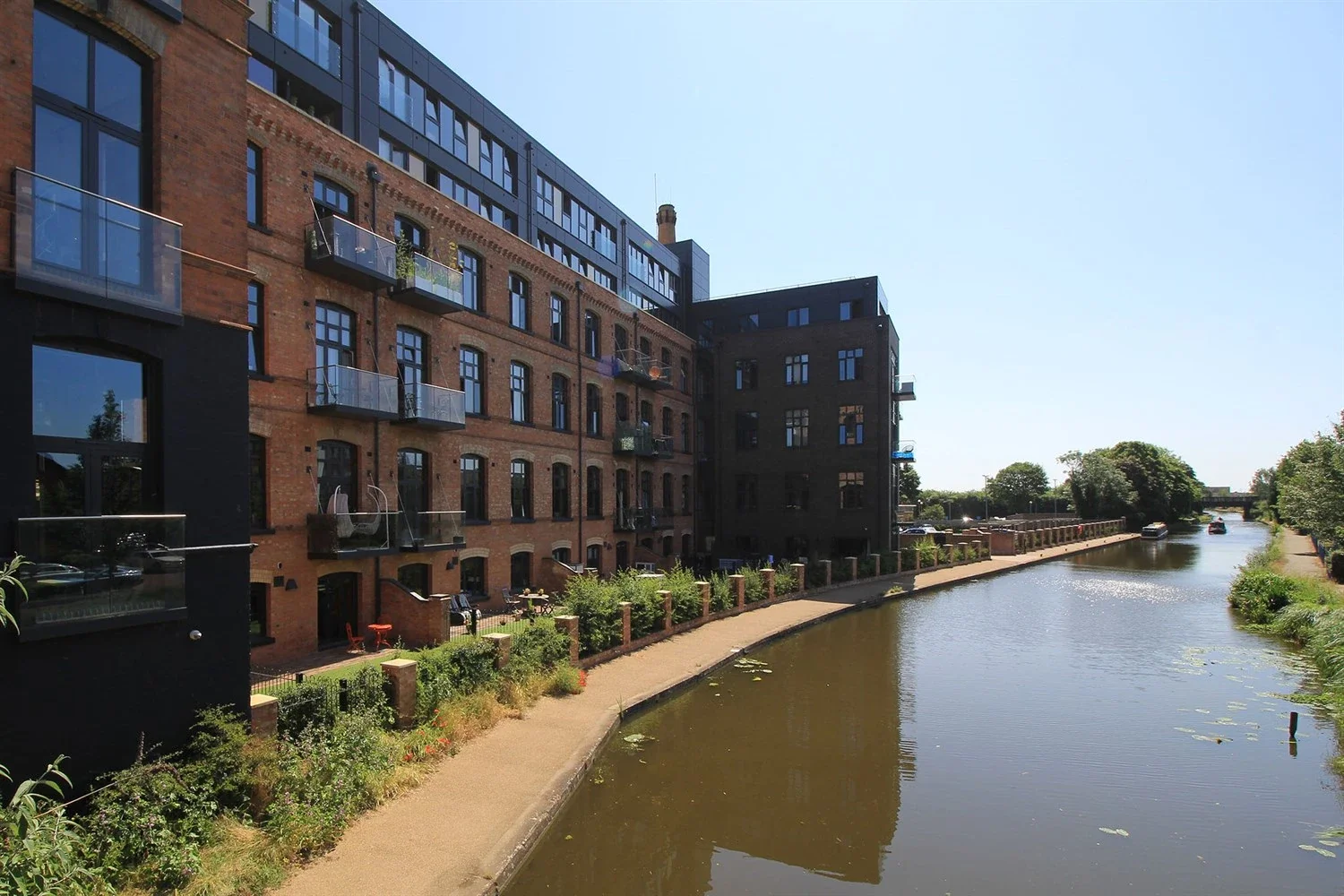 Flat Falcon Street in Charnwood