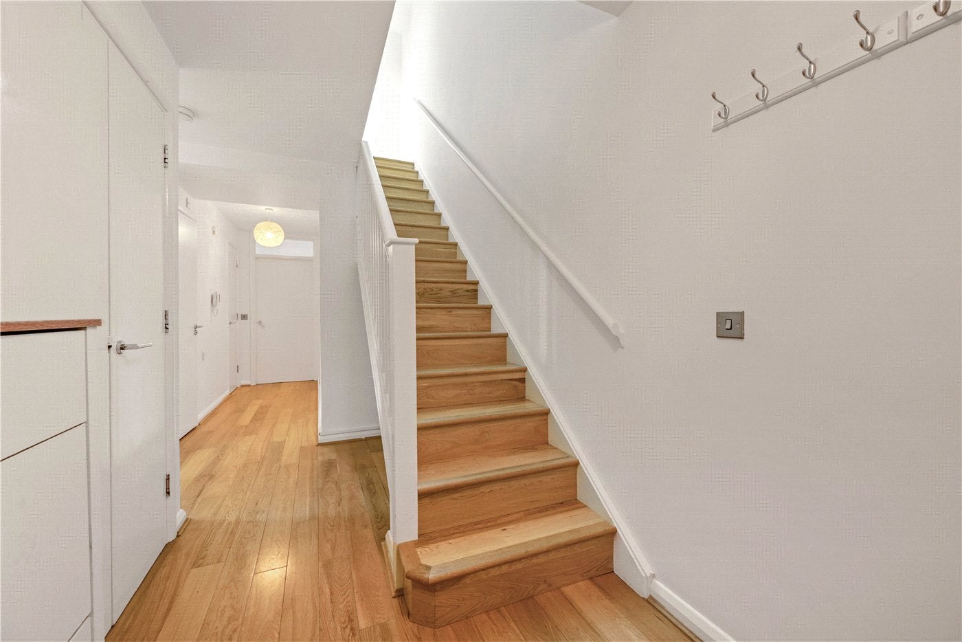 Flat Donnington Road in Greater London