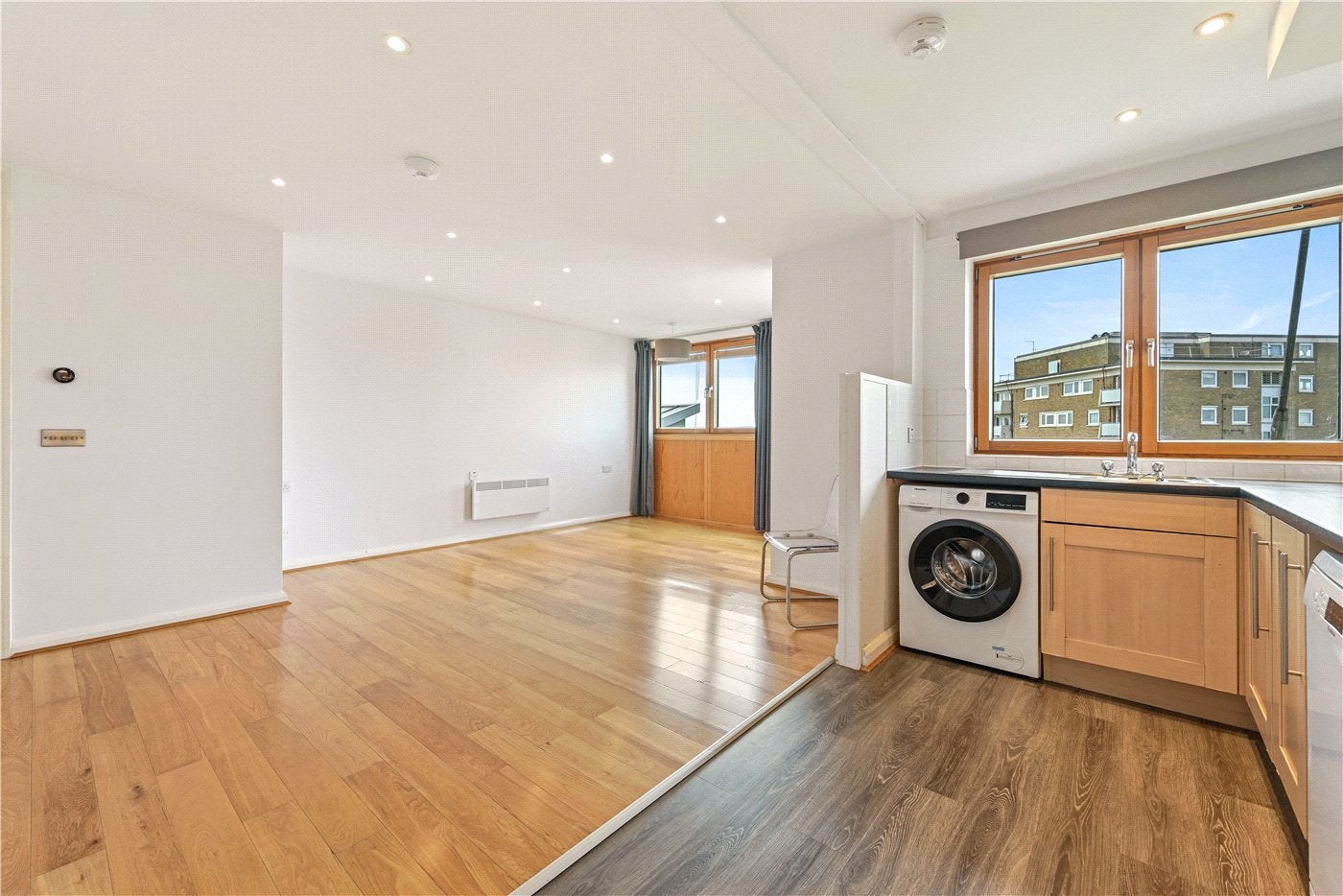 Flat Donnington Road in Greater London