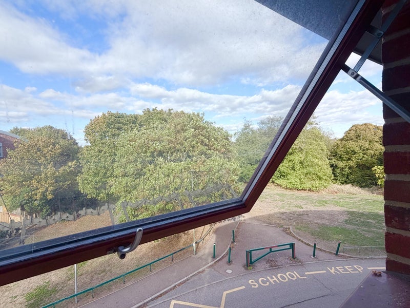 Room Nurserymans Road in Greater London