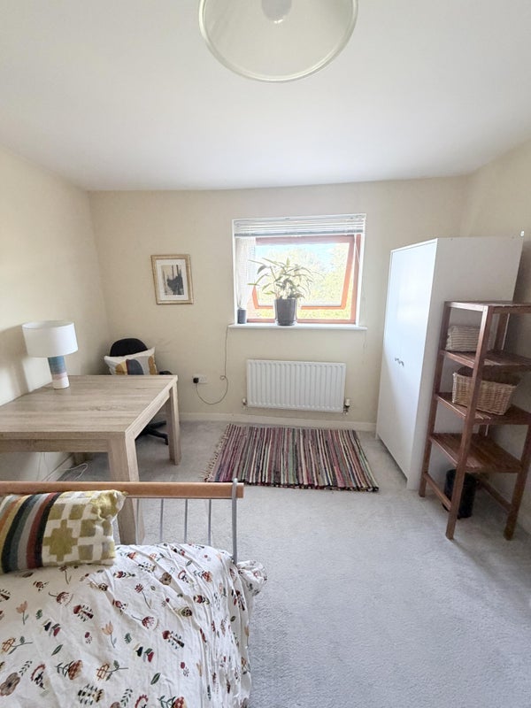 Room Nurserymans Road in Greater London
