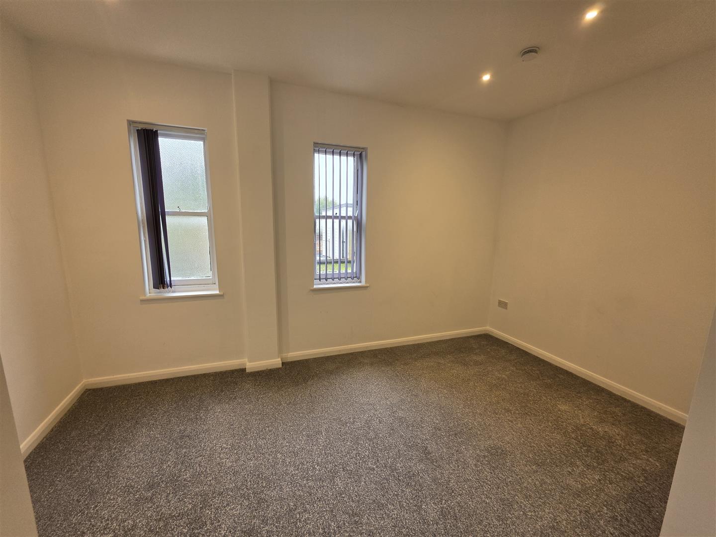 Flat Grafton Road in Borough of Swale