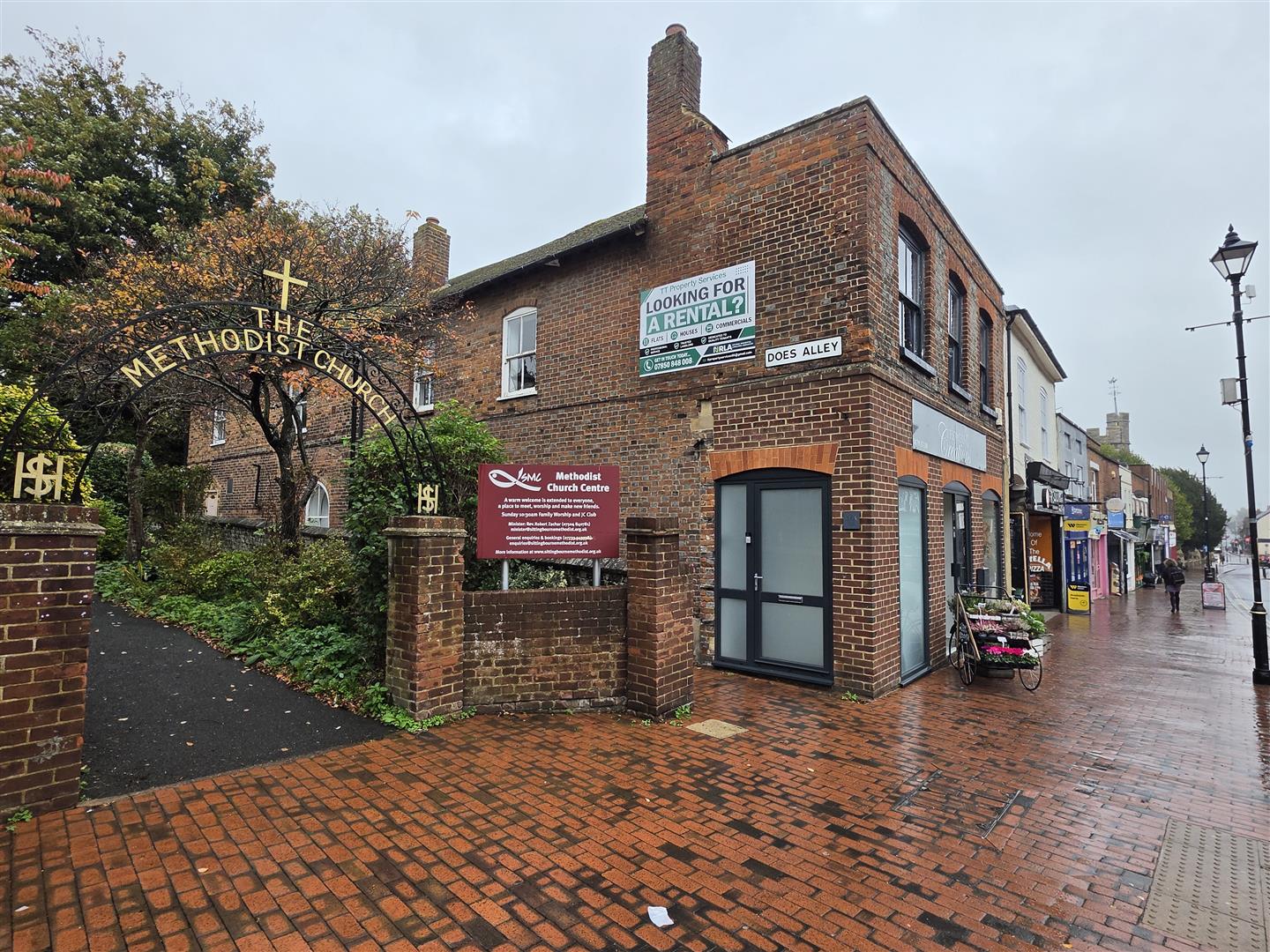 Flat Grafton Road in Borough of Swale