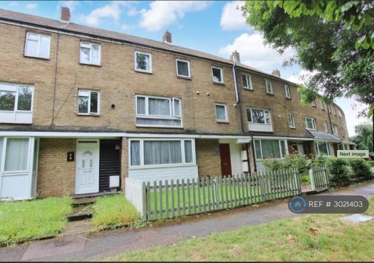 Flat Wellbury Terrace in Dacorum