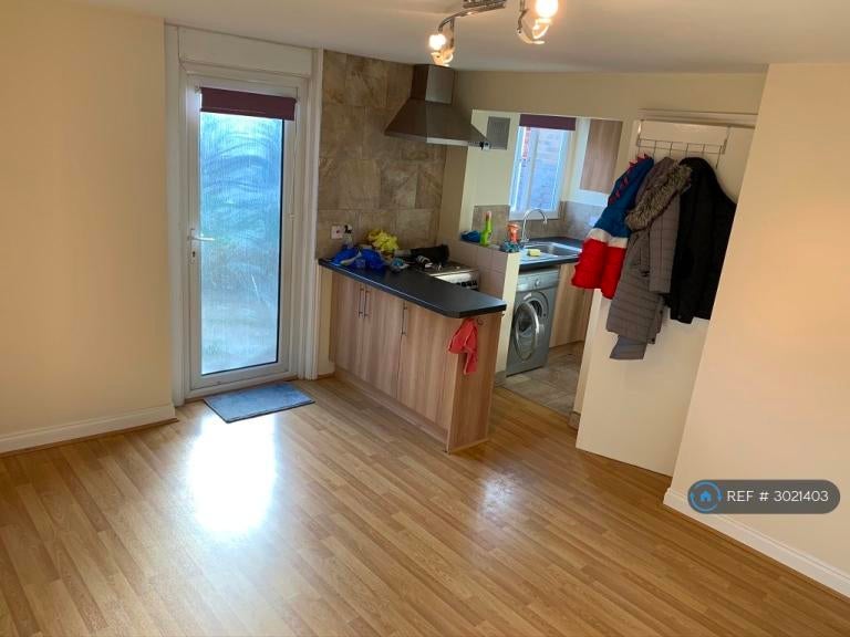 Flat Wellbury Terrace in Dacorum