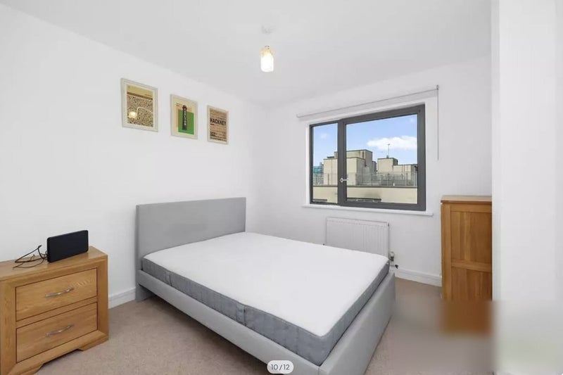 Room Bow Common Lane in Greater London