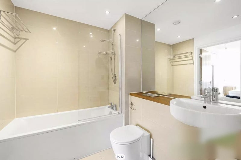 Room Bow Common Lane in Greater London