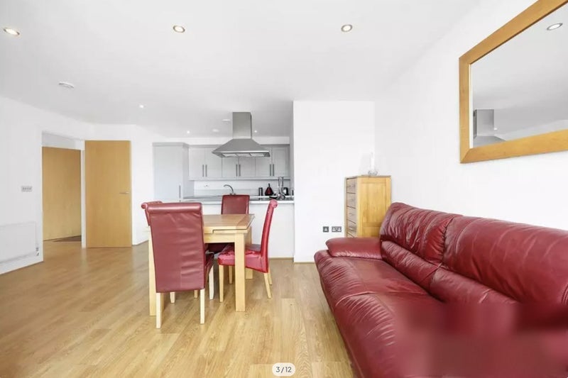 Room Bow Common Lane in Greater London
