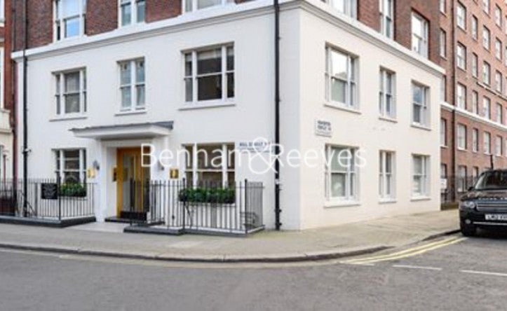 Flat Hill Street in City of Westminster
