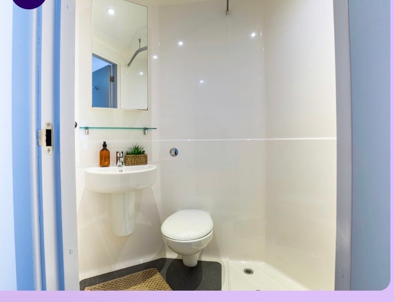 Room Stoddart Street in Newcastle upon Tyne